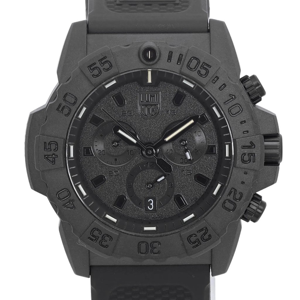 Up Close Front Facing Picture Of Luminox XS.3581.BO Carbonox Watch Pre Owned Condition