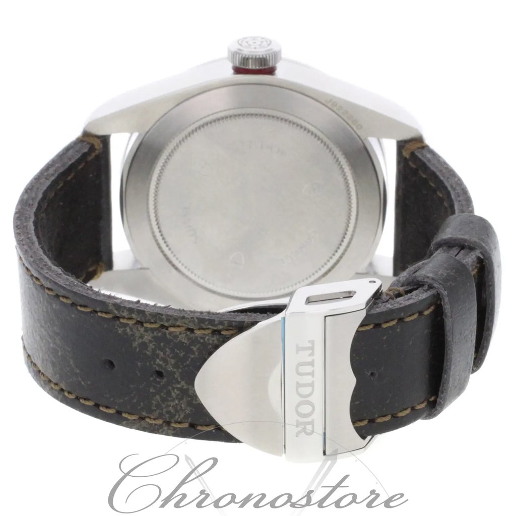 3rd image of TUDOR 79220R-BKLS Wristwatch, DisplayModel condition