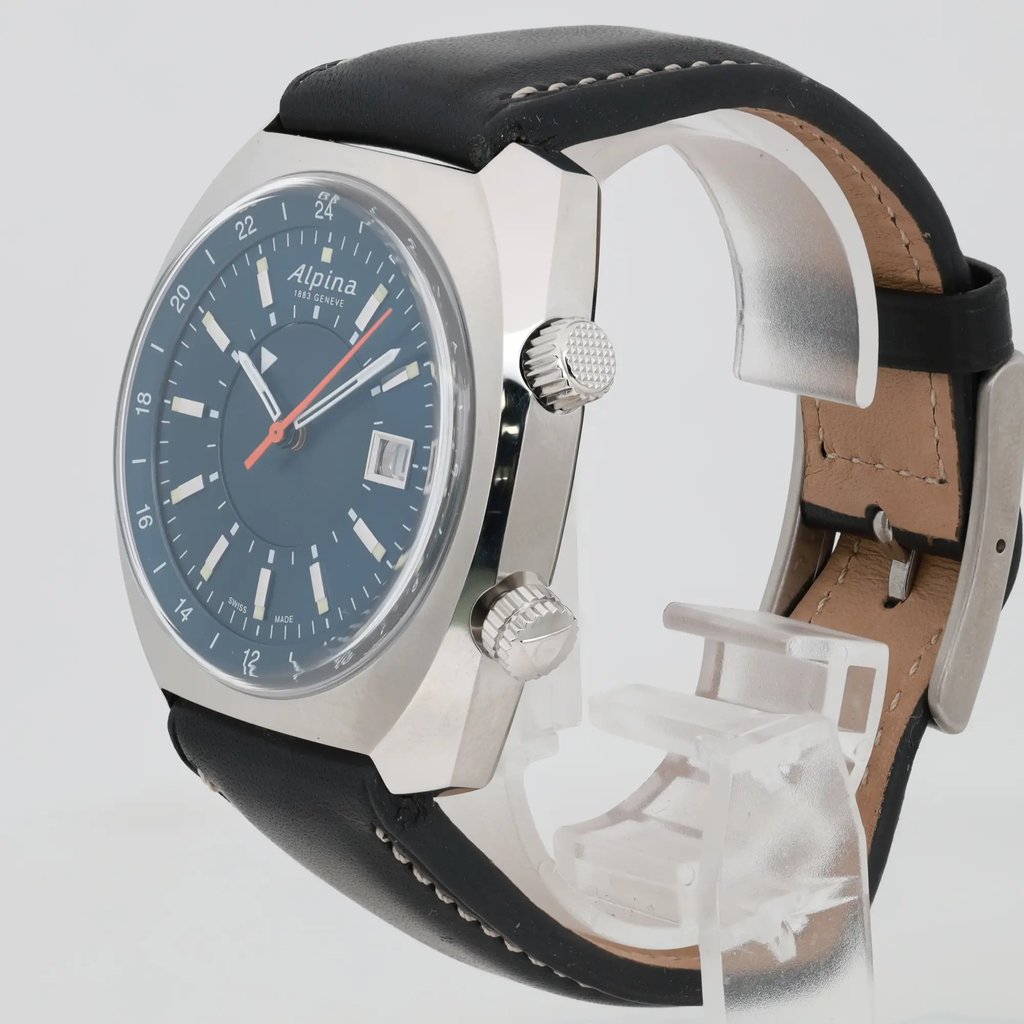 2nd image of Alpina Alpina Startimer Pilot Heritage Wristwatch, NewWithDefects condition