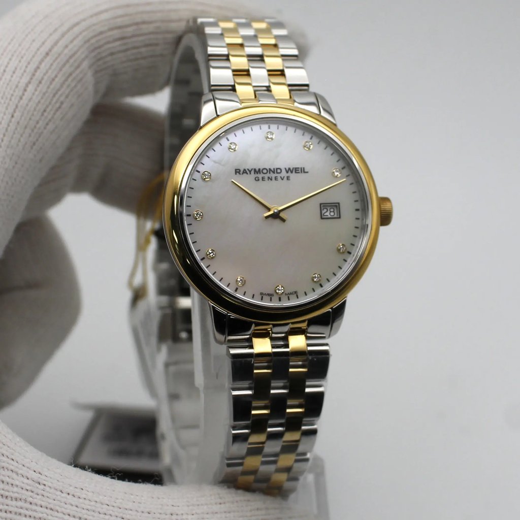 2nd image of Raymond Weil 5985-STP-97081 Wristwatch, NewWithDefects condition