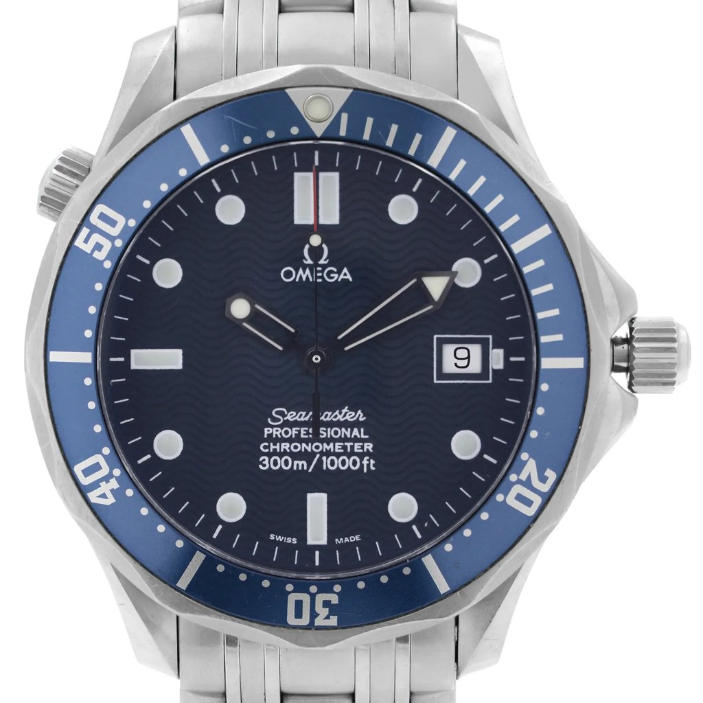 Up Close Front Facing Picture Of OMEGA 2531.80.00 Stainless Steel Watch Pre Owned Condition