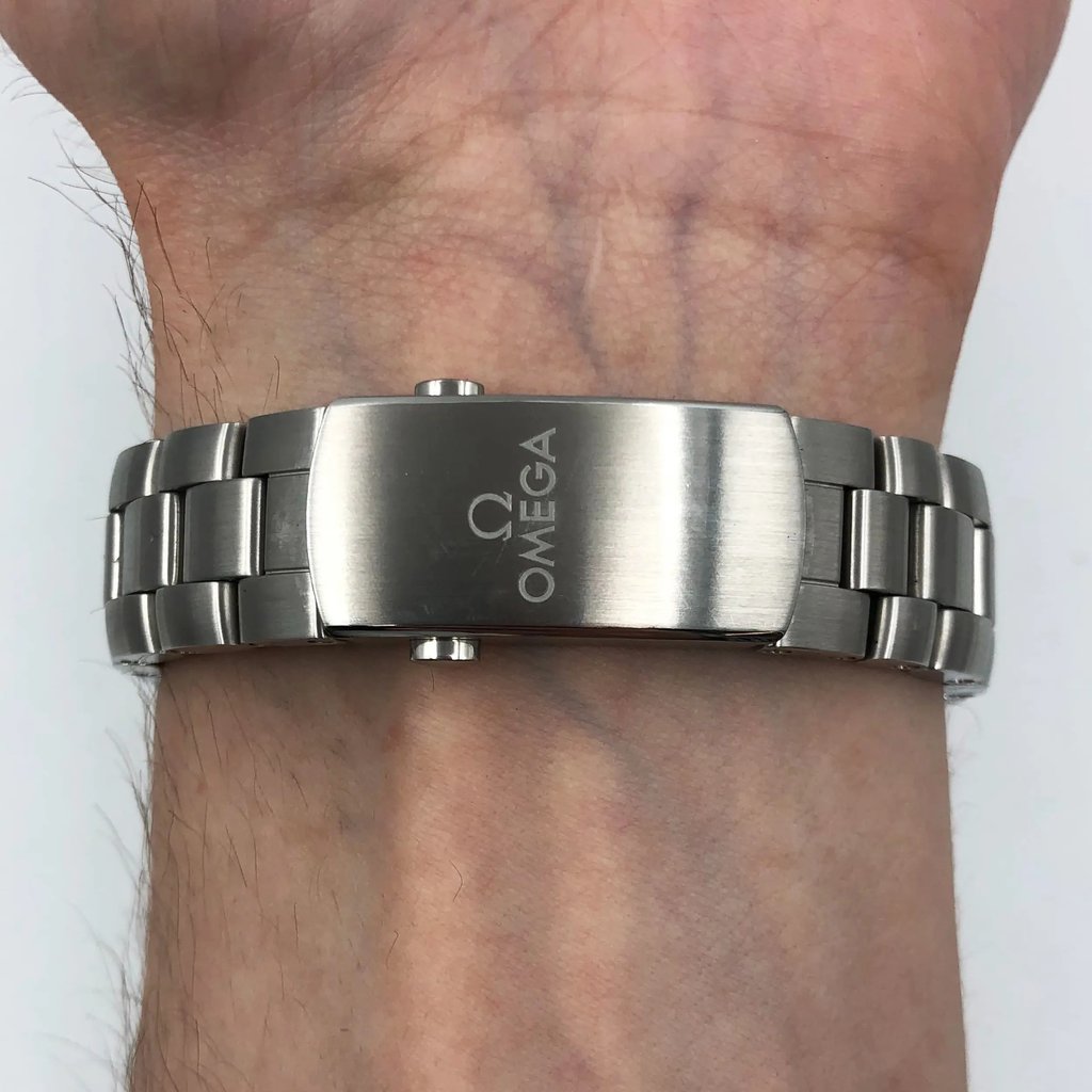 9th image of OMEGA 232.30.38.20.01.001 Wristwatch, DisplayModel condition