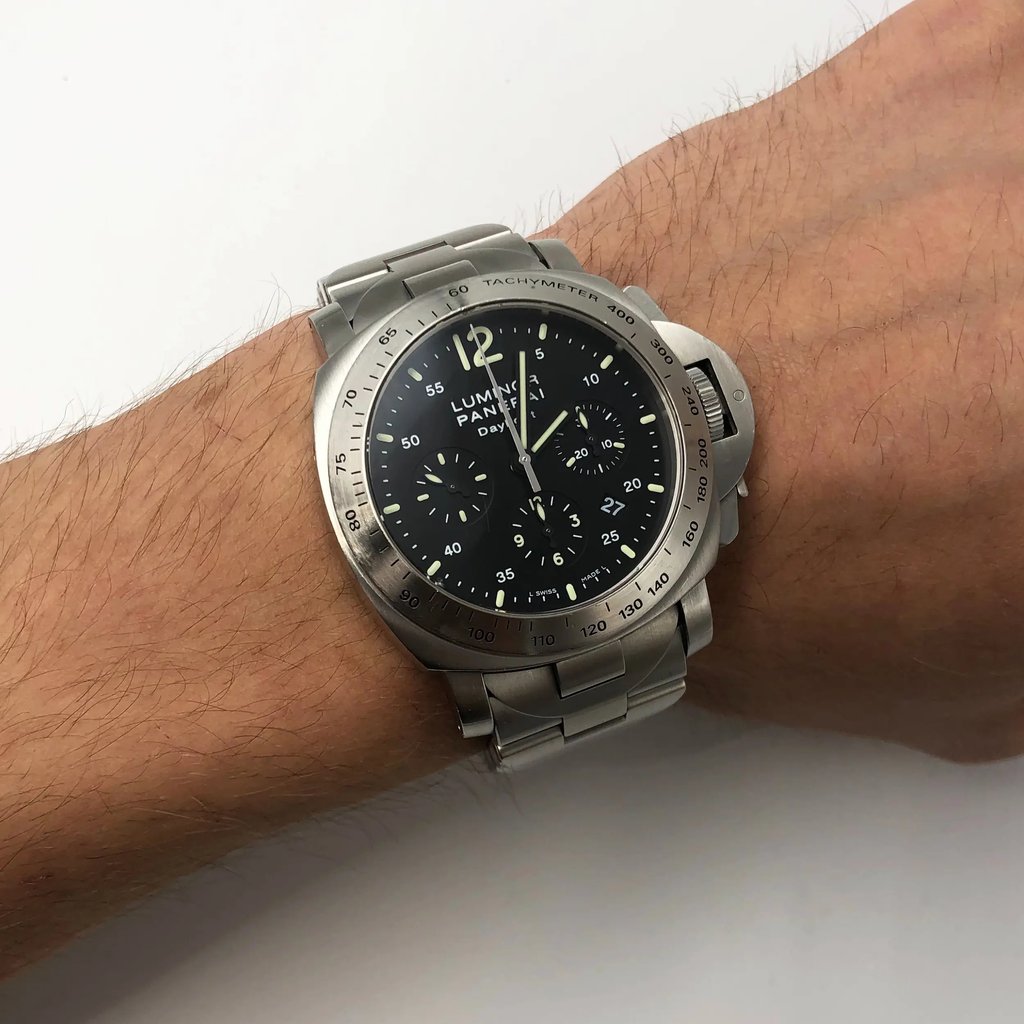 8th image of Panerai PAM00236 Wristwatch, PreOwned condition