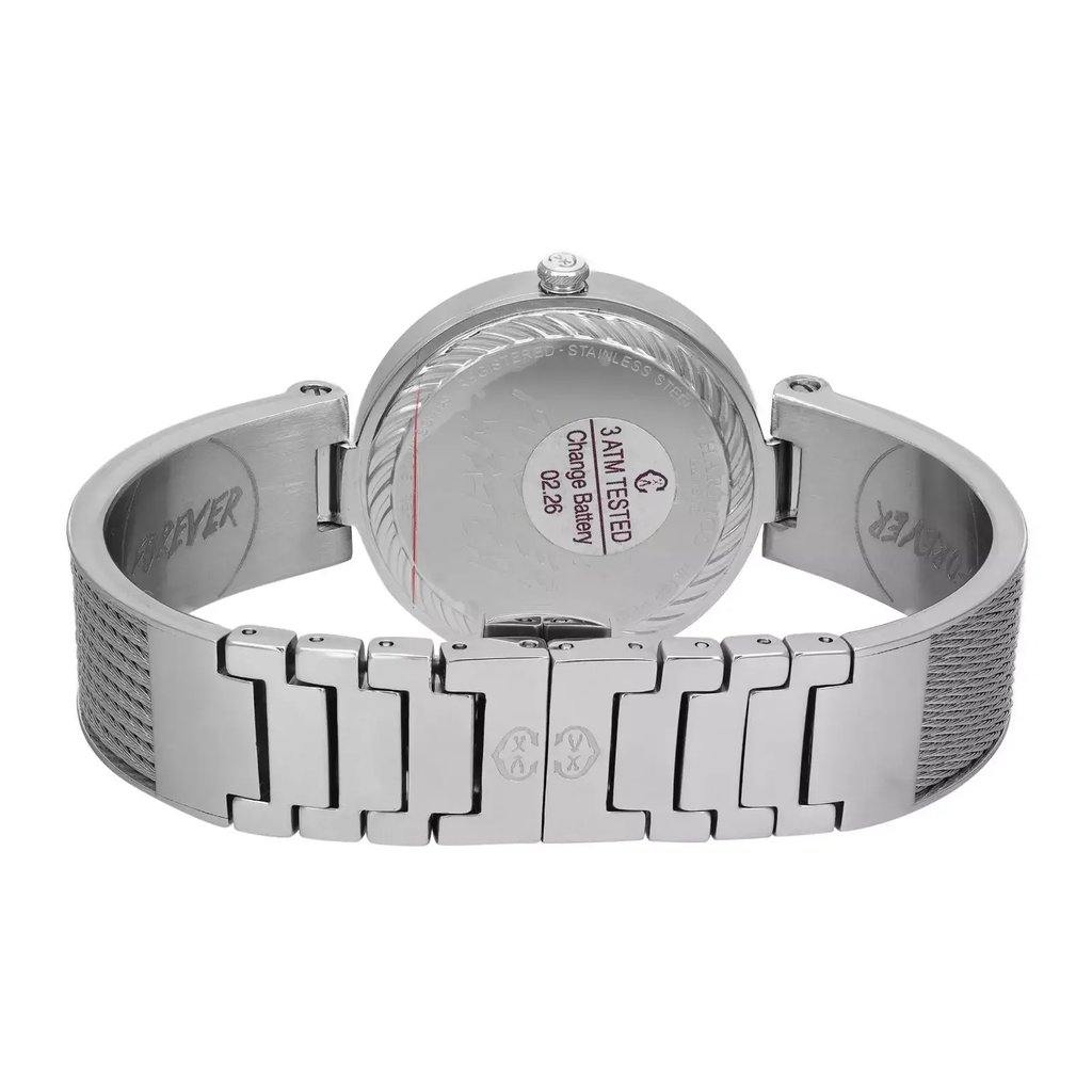 An image of a wristwatch viewed from the back, focusing on the closed clasp. The watch is positioned upright, showcasing its metal bracelet and the back of the case, which has a sticker indicating water resistance and battery information. The angle highlights the intricate design of the links, and the distance is close enough to capture details of the clasp and surface texture. The condition is noted as a display model.