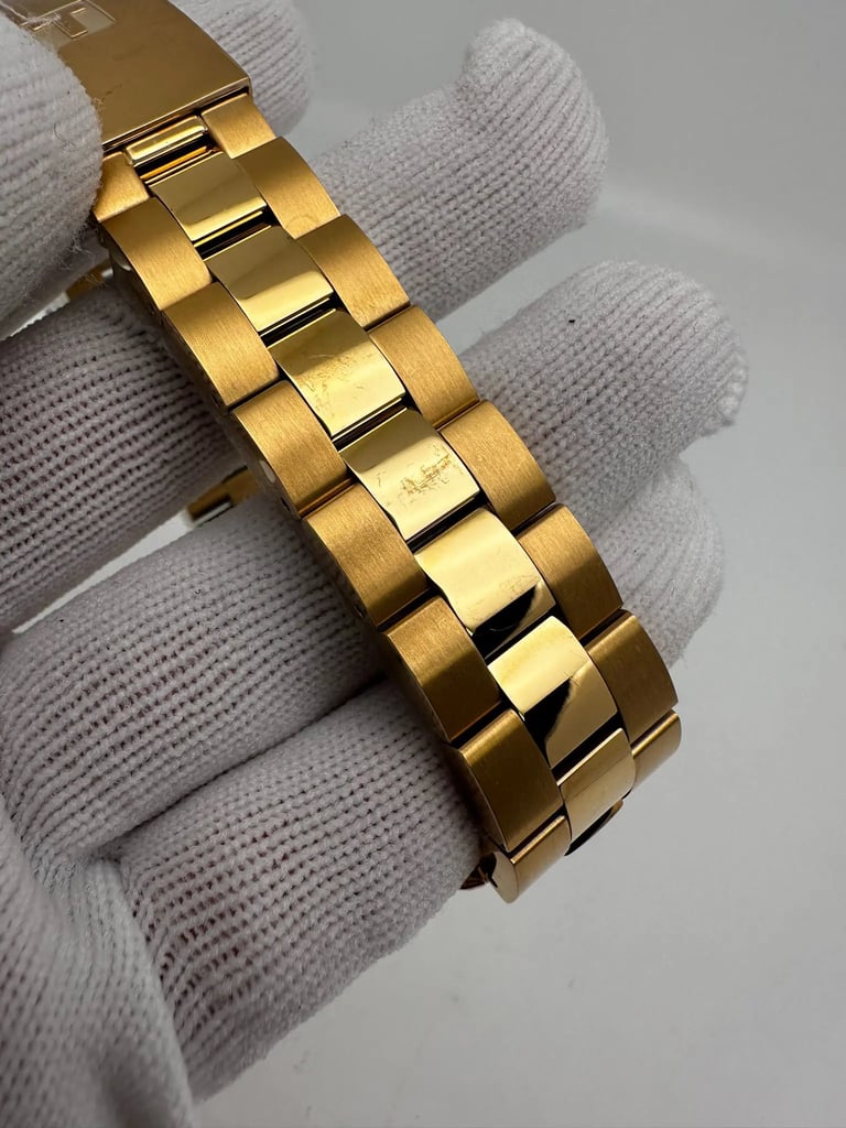 7th image of Tissot Tissot T-Classic Wristwatch, PreOwned condition