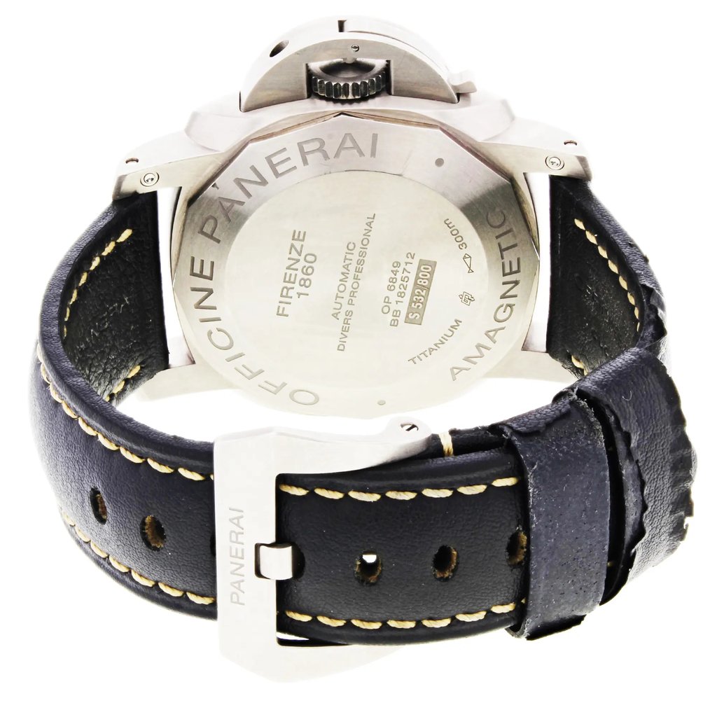 4th image of Panerai PAM00389 Wristwatch, PreOwned condition