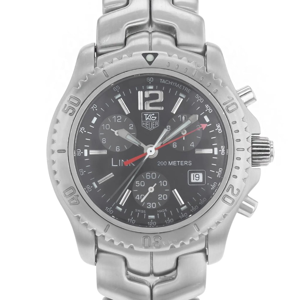 Up Close Front Facing Picture Of TAG Heuer CT1111.BA0550 Stainless Steel Watch Pre Owned Condition