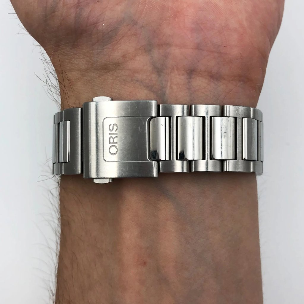 7th image of Oris 01 733 7716 4164 Wristwatch, DisplayModel condition