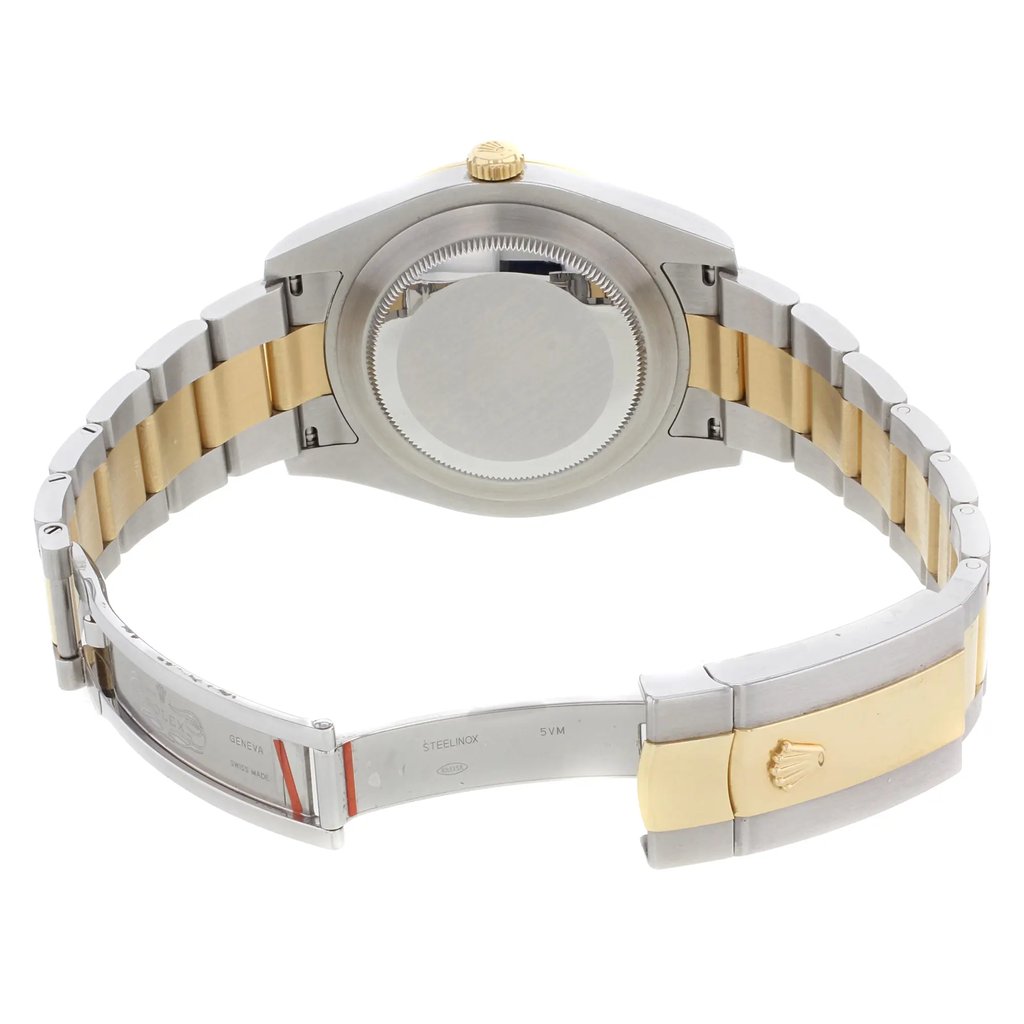 4th image of Rolex 116333 Wristwatch, PreOwned condition