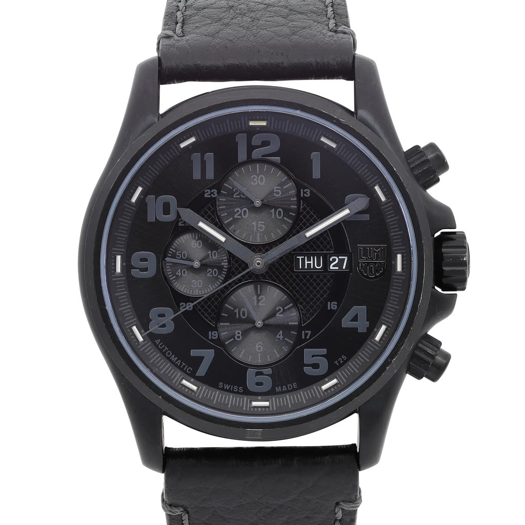 Up Close Front Facing Picture Of Luminox XL.1861.BO Stainless Steel Watch Pre Owned Condition