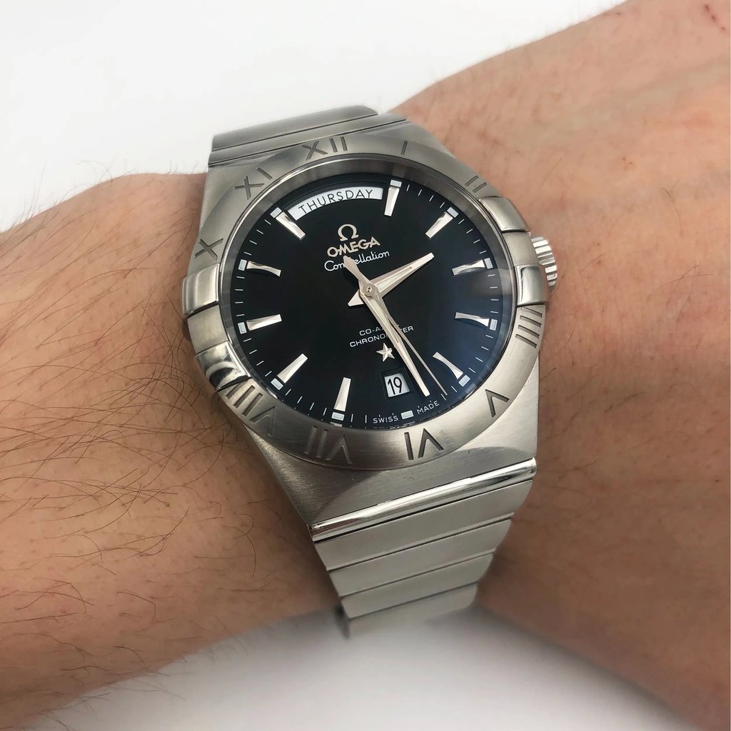 9th image of OMEGA 123.10.38.22.01.001 Wristwatch, DisplayModel condition