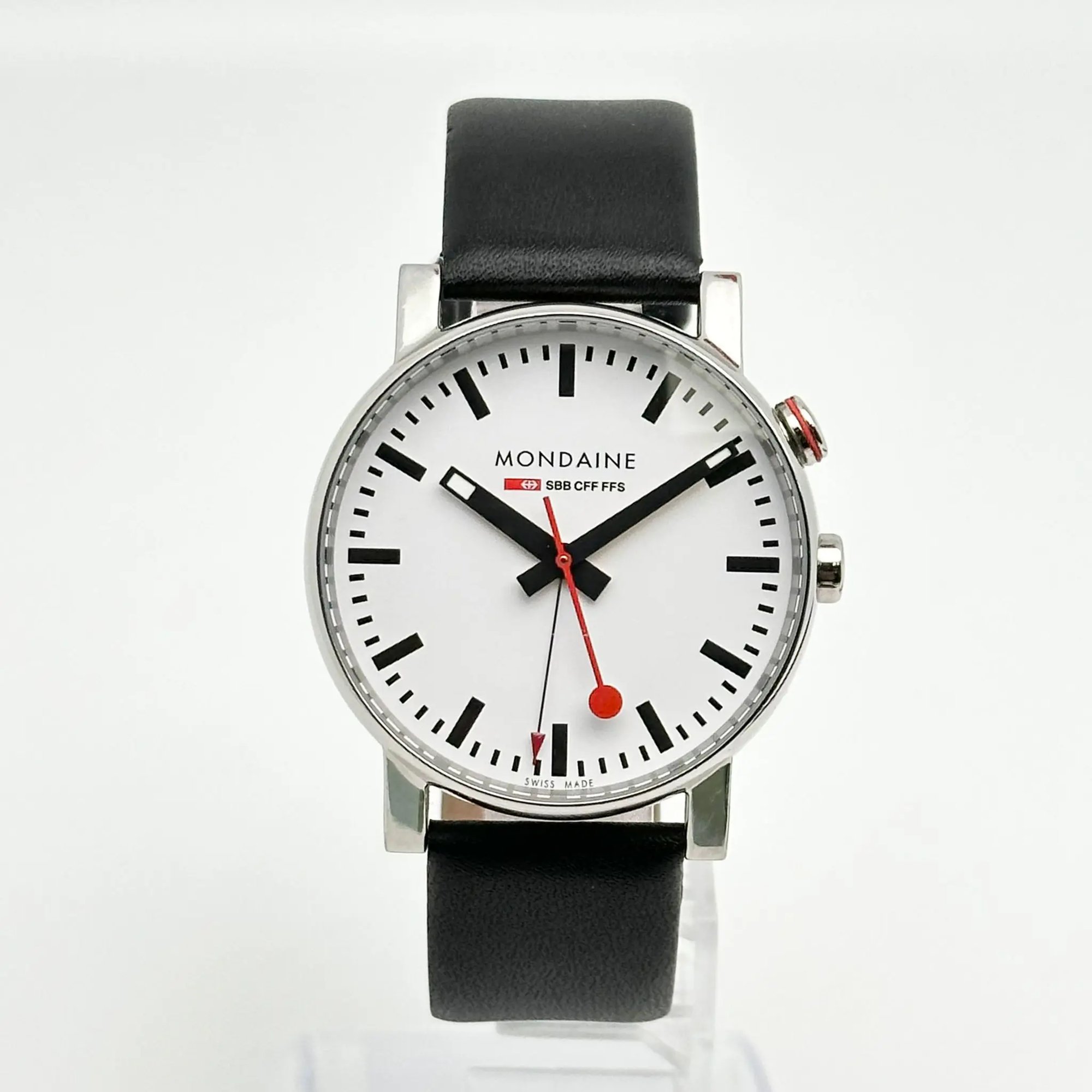 Front Full View Of Mondaine A468-30352-11SBB Stainless Steel Watch Pre Owned Condition Good
