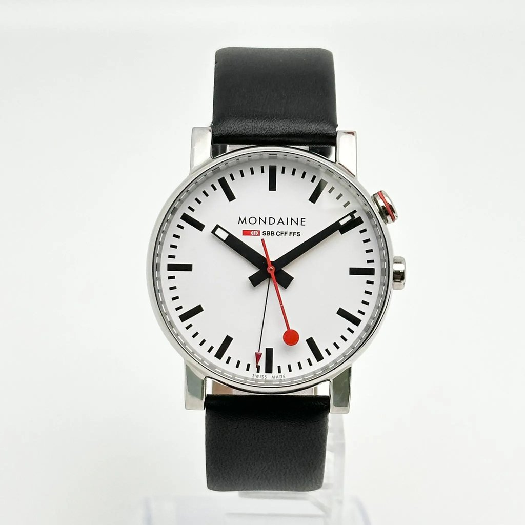 Front Full View Of Mondaine A468-30352-11SBB Stainless Steel Watch Pre Owned Condition Good