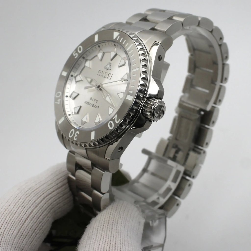 6th image of Gucci YA136354 Wristwatch, DisplayModel condition