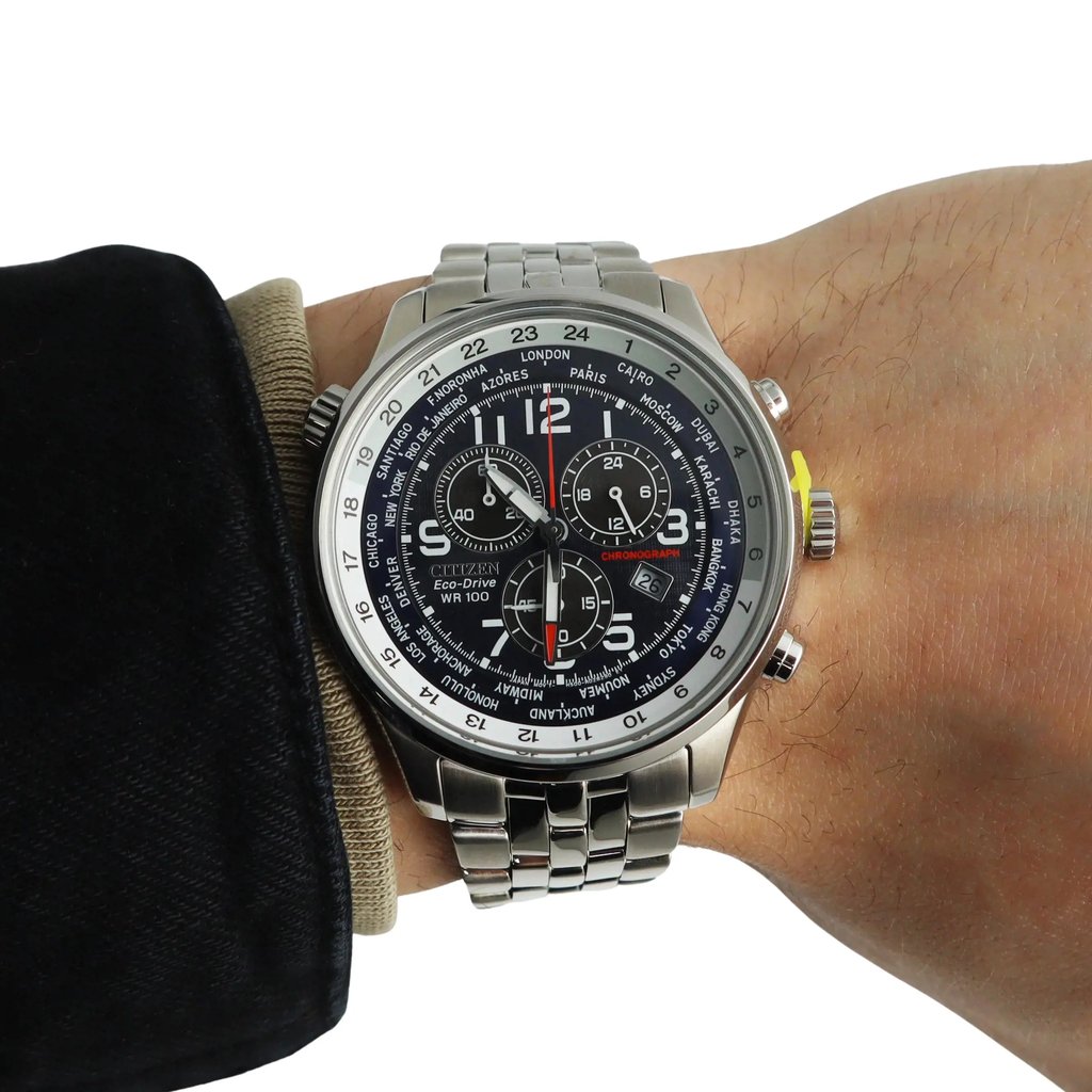 Up Close Front Facing Picture Of Citizen AT0361-57L Stainless Steel Watch Pre Owned Condition