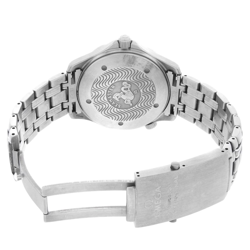 6th image of OMEGA 2231.80.00 Wristwatch, PreOwned condition