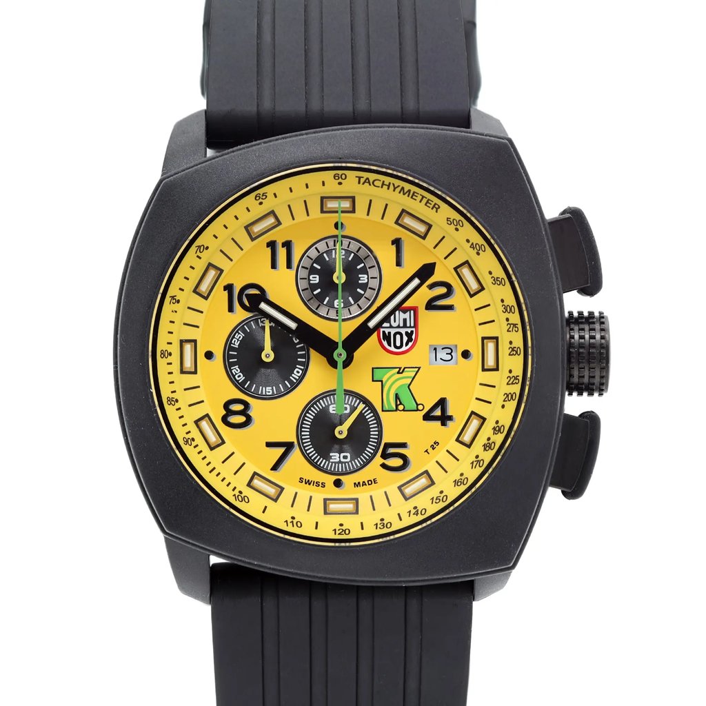 Up Close Front Facing Picture Of Luminox XL.1105 Stainless Steel Watch Display Model Condition