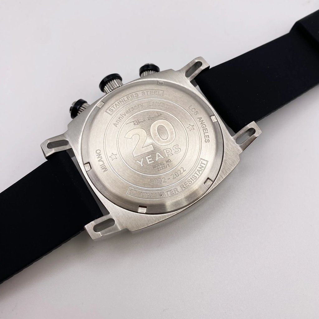 Back View Of Screwback Back Case And Closed Rubber,Silicone Band Of Ritmo Mundo 2222/1 Watch Display Model Condition