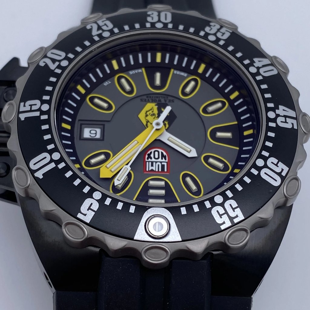 Up Close Front Facing Picture Of Luminox XS.1525 Stainless Steel Watch New With Defects Condition