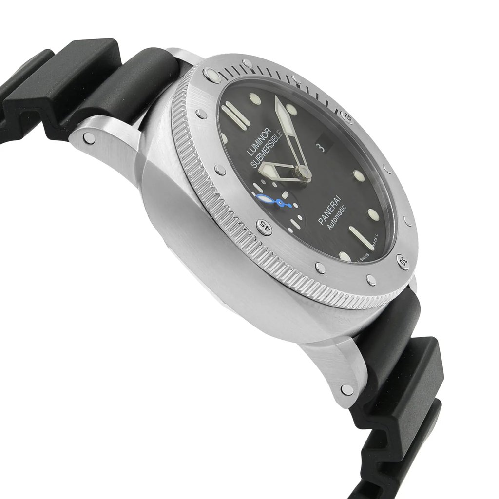 4th image of Panerai PAM00682 Wristwatch, Unworn condition
