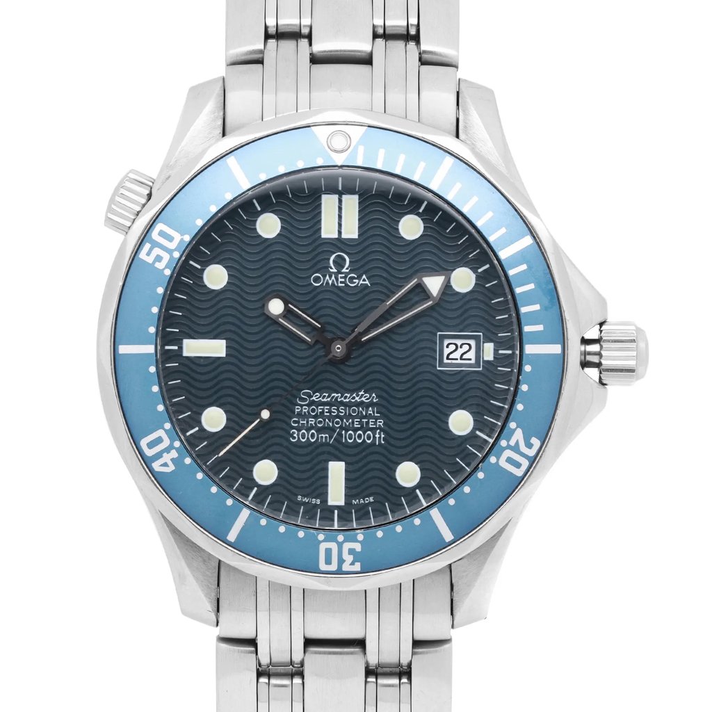 Up Close Front Facing Picture Of OMEGA 2531.80.00 Stainless Steel Watch Pre Owned Condition
