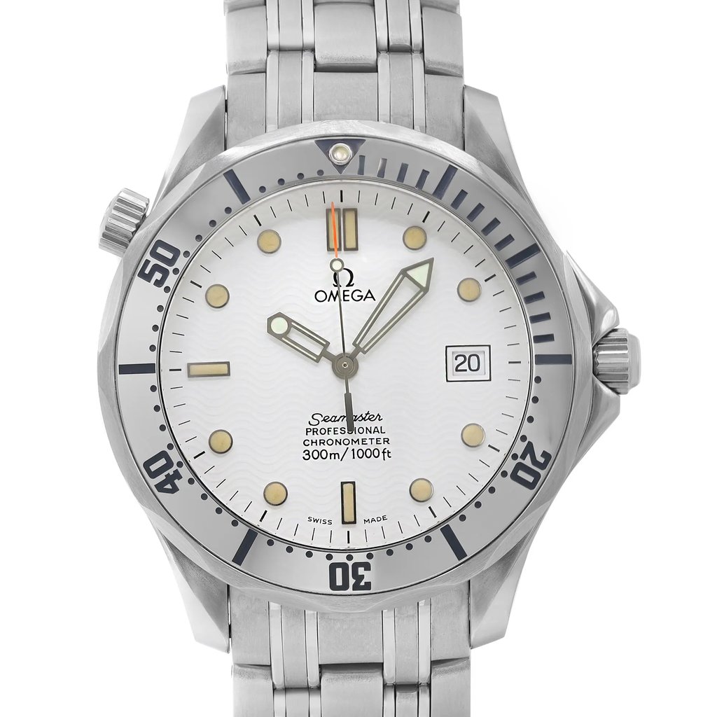 Up Close Front Facing Picture Of OMEGA 2532.20.00 Stainless Steel Watch Pre Owned Condition