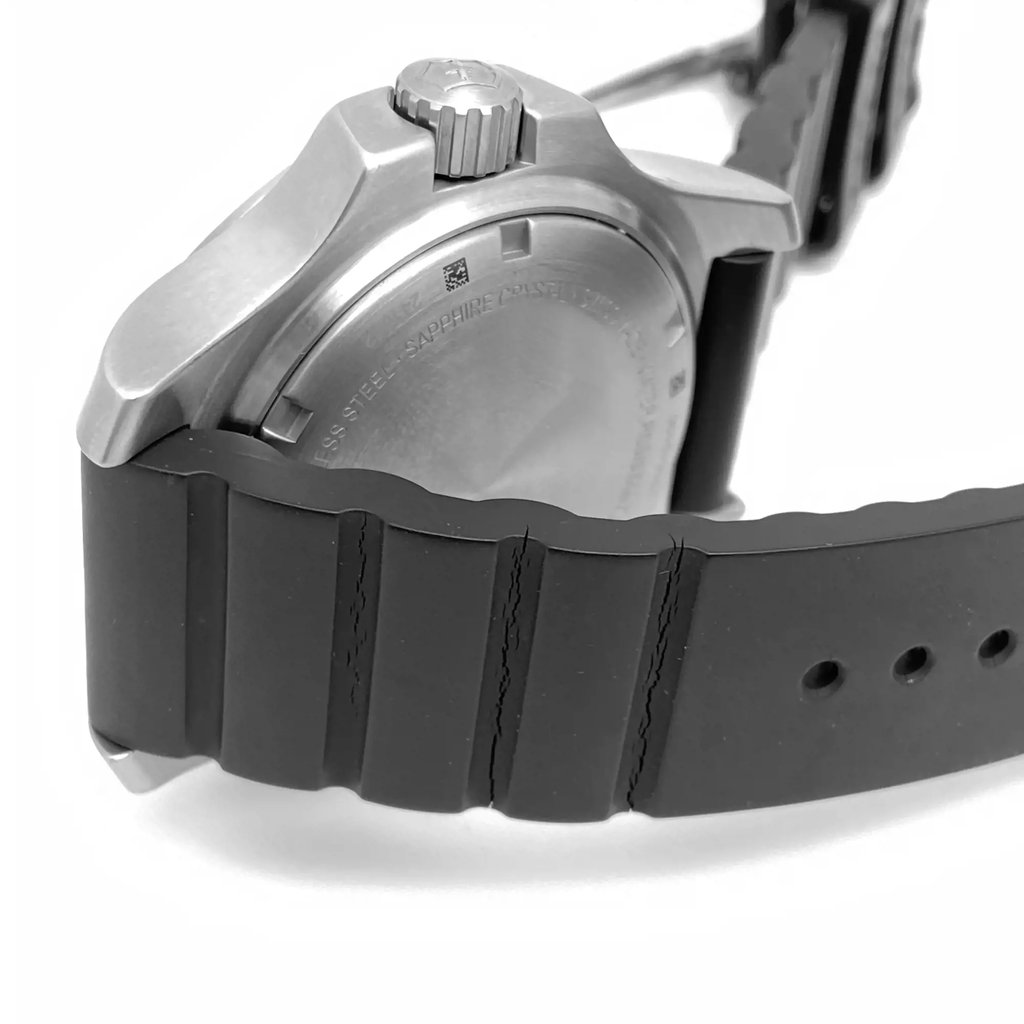 Back View Of Screwback Back Case And Closed Rubber Band Of Victorinox 241682.1 Watch Pre Owned Condition