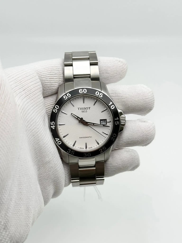 6th image of Tissot  Tissot V8 Swissmatic Wristwatch, NewWithDefects condition