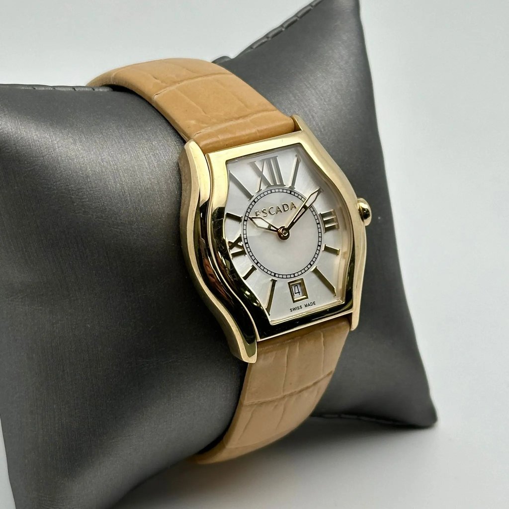 3rd image of ESCADA Escada Grace Wristwatch, PreOwned condition