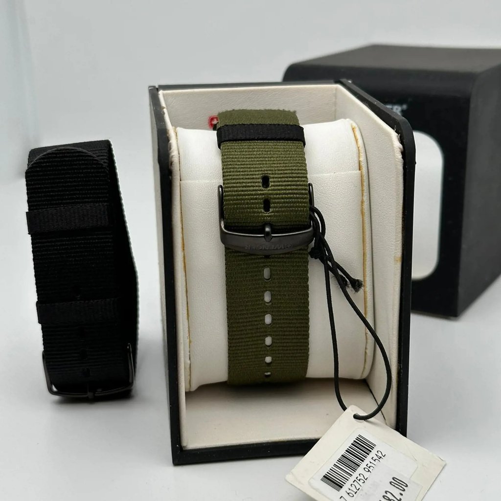  Full View Box, Documents and Wenger 01.1041.130 With Watch In The Image 