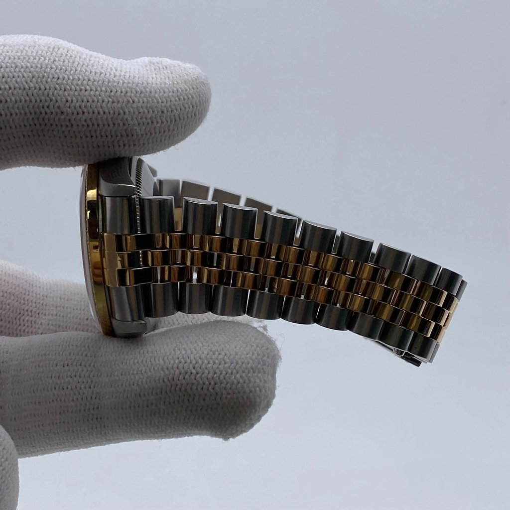 6th image of Rolex  Rolex Datejust 16233 Wristwatch, PreOwned condition
