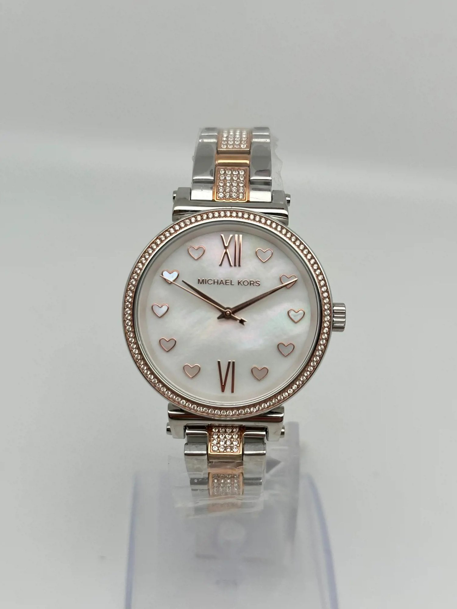 Front Full View Of Michael Kors MK4458 Stainless Steel Watch New With Defects Condition {Product Condition}