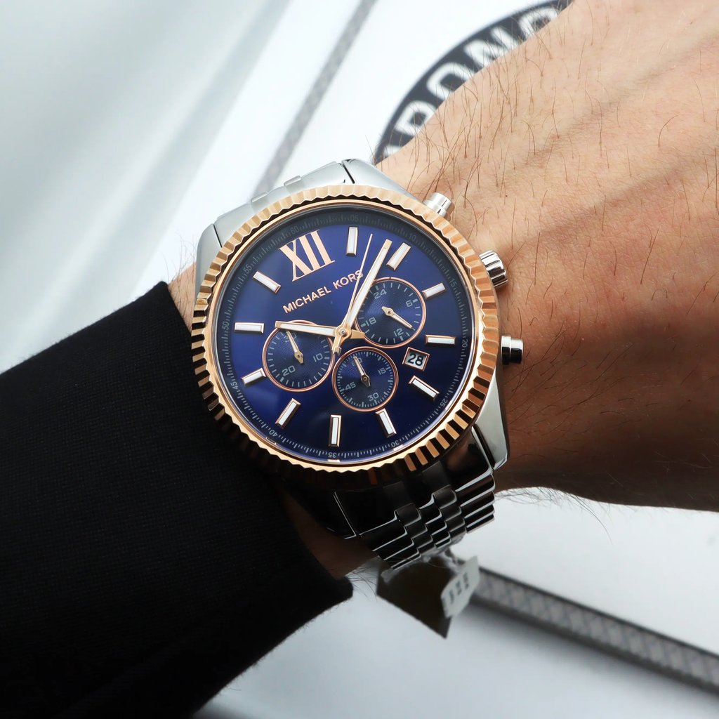 Up Close Front Facing Picture Of Michael Kors MK8689 Stainless Steel Watch New With Defects Condition