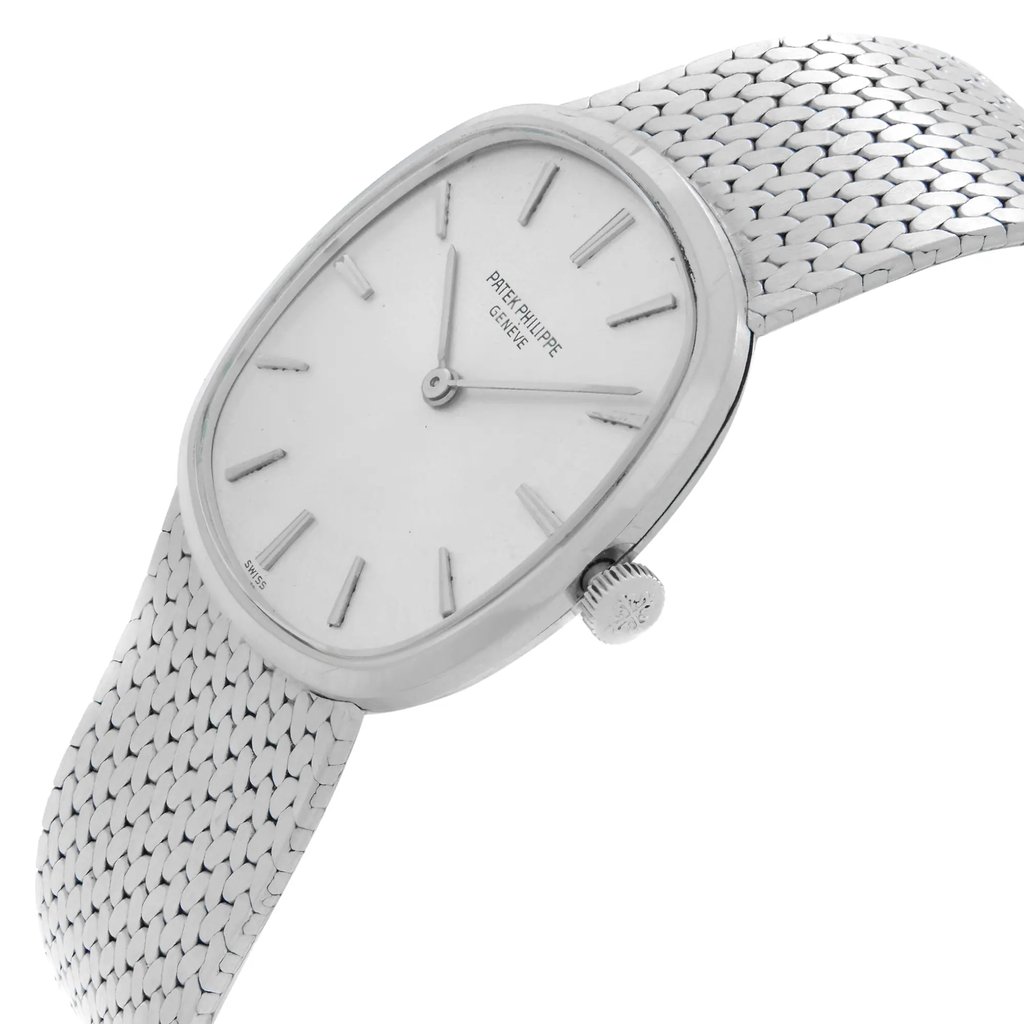 3rd image of Patek Philippe Patek Philippe Calatrava Wristwatch, PreOwned condition