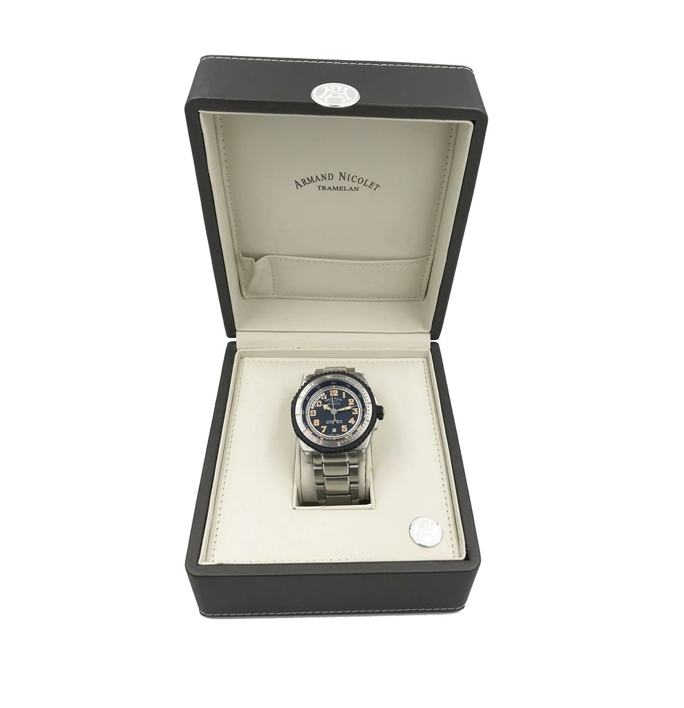 7th image of Armand Nicolet 9160-G-9164 Wristwatch, PreOwned condition