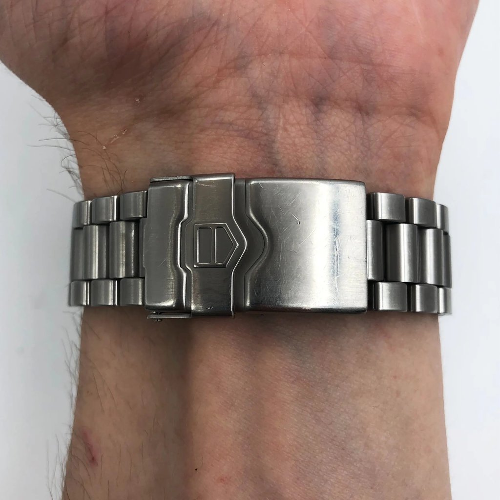 6th image of TAG Heuer CAH1111.BA0850 Wristwatch, PreOwned condition