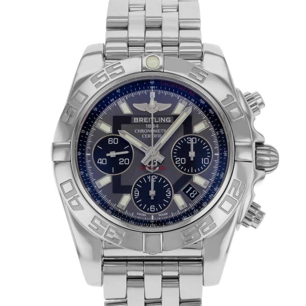 Up Close Front Facing Picture Of Breitling AB014012/F554-378A Stainless Steel Watch Display Model Condition