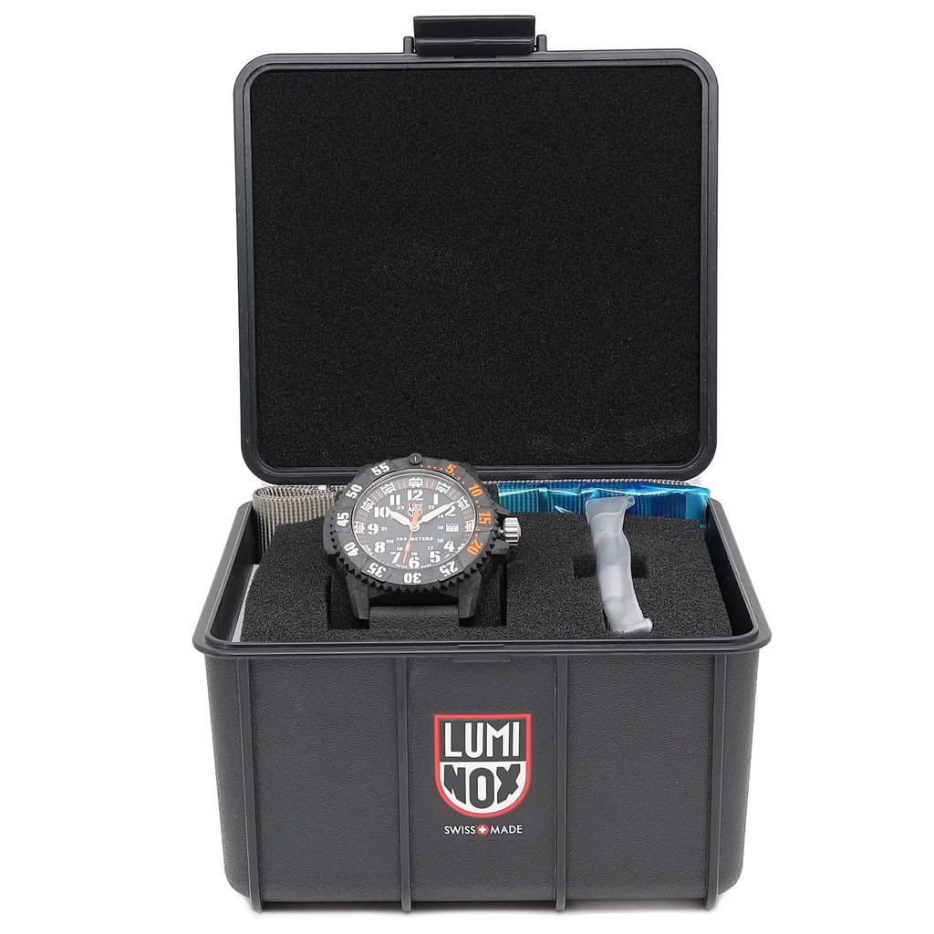 2nd image of Luminox Luminous Master Carbon Seal Wristwatch, New condition