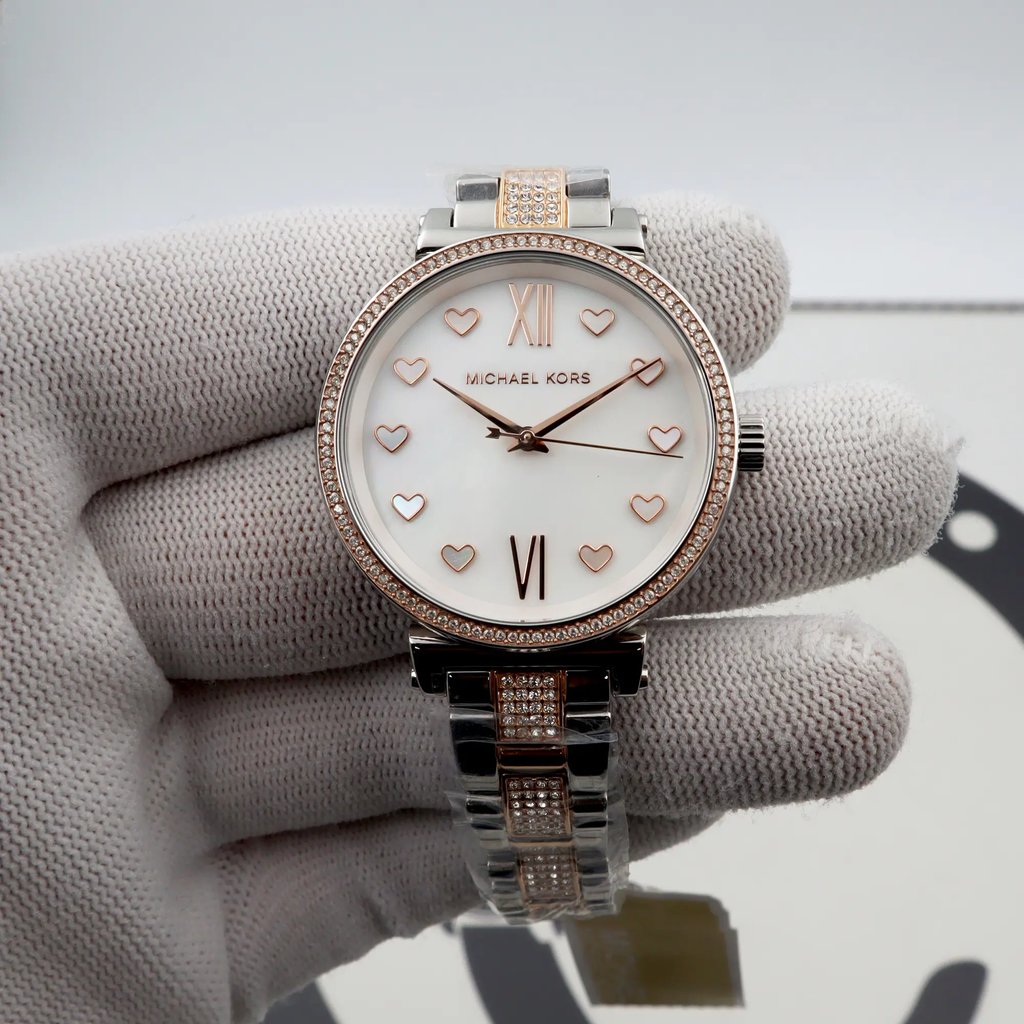 Front Full View Of Michael Kors MK4458 Stainless Steel Watch New With Defects Condition {Product Condition}