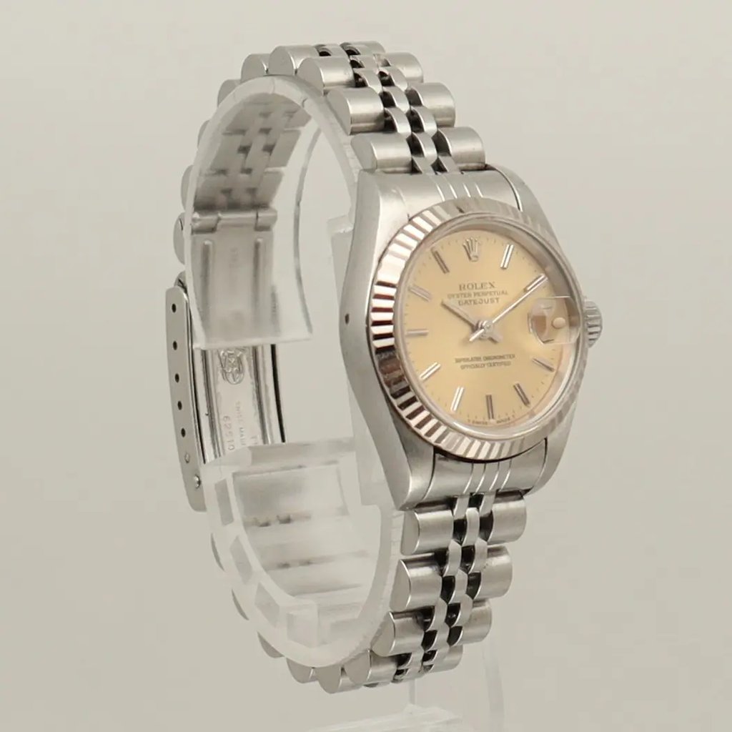 3rd image of Rolex Rolex Datejust 69174 Wristwatch, PreOwned condition