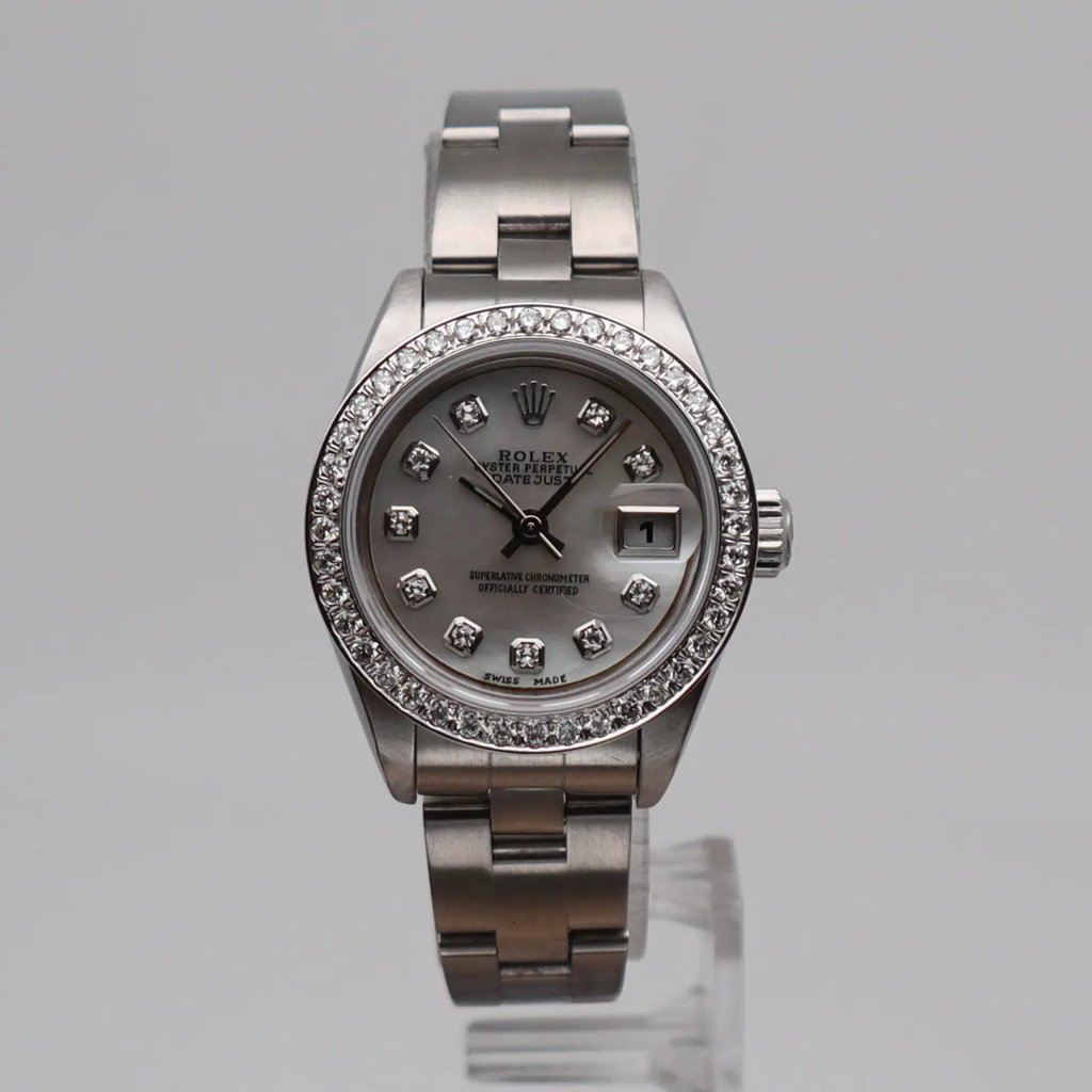 2nd image of Rolex Oyster Date Wristwatch, PreOwned condition