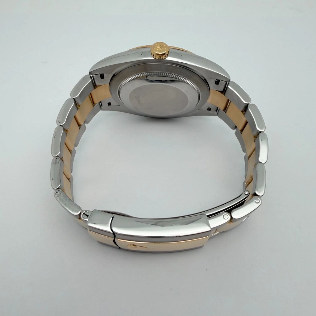 4th image of Rolex Datejust Wristwatch, PreOwned condition