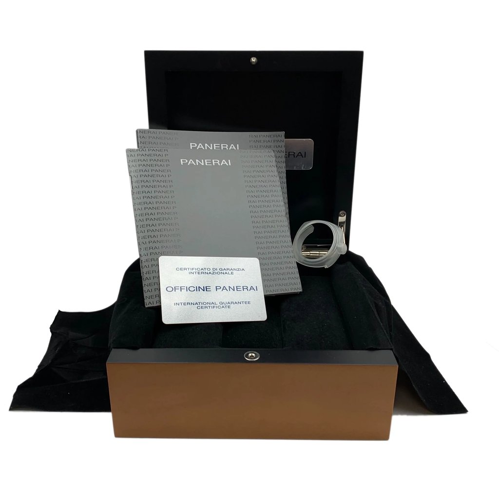 8th image of Panerai PAM00754 Wristwatch, PreOwned condition