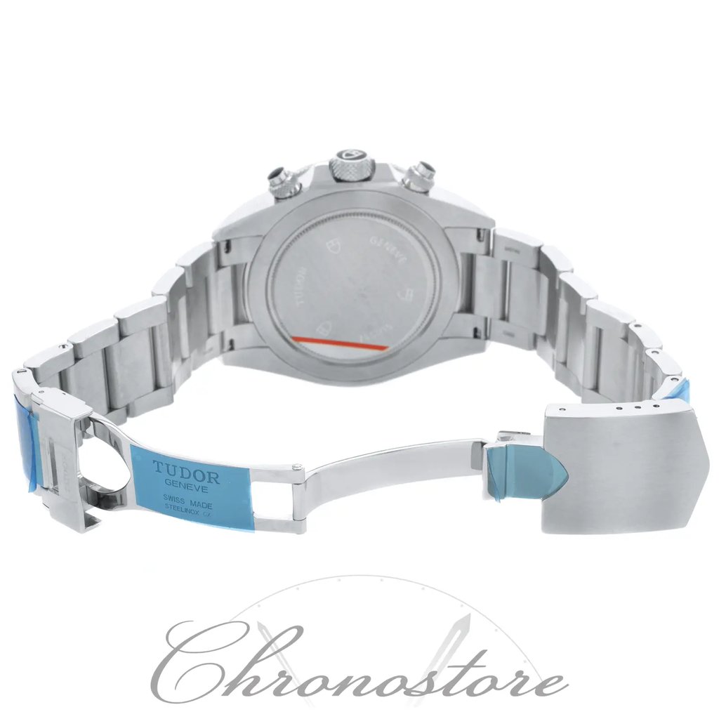 4th image of TUDOR 70330N Wristwatch, Unworn condition