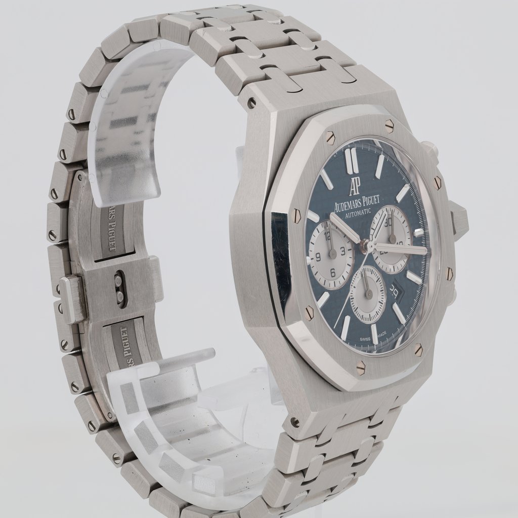 3rd image of Audemars Piguet Audemars Piguet Royal Oak Wristwatch, PreOwned condition