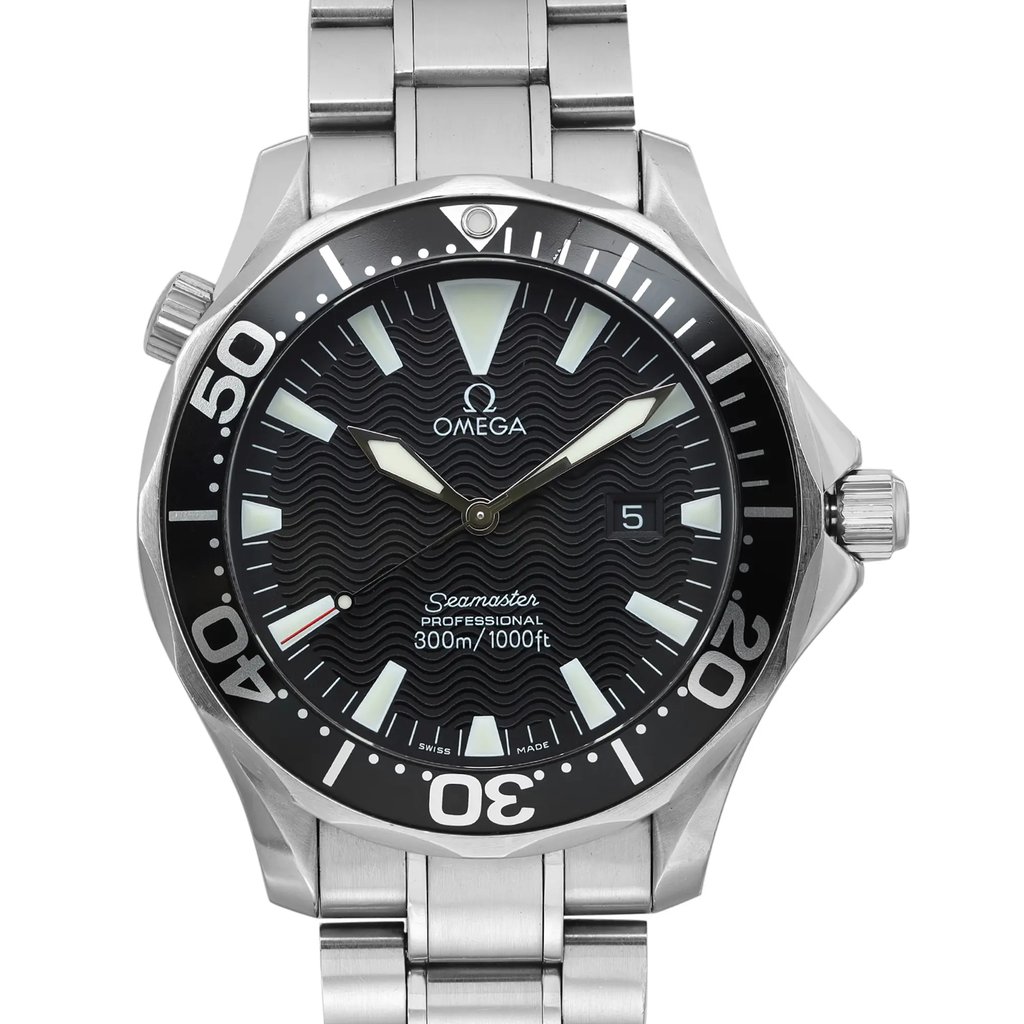 Up Close Front Facing Picture Of OMEGA 2264.50.00 Stainless Steel Watch Pre Owned Condition