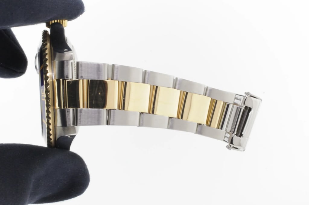 9th image of Rolex 16613 Wristwatch, PreOwned condition