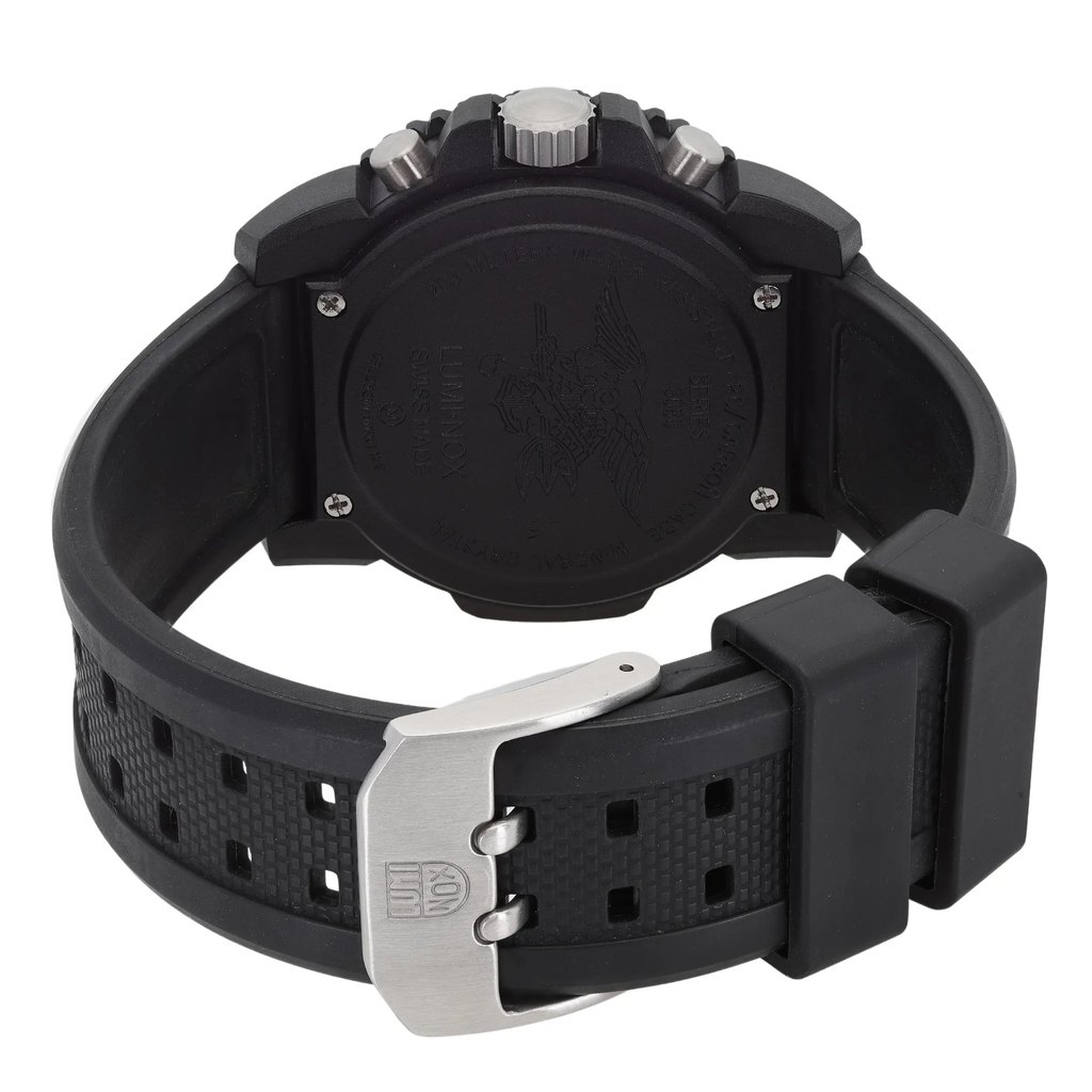 Back View Of Screwback Back Case And Closed Rubber Band Of Luminox XS.3081 Watch Display Model Condition