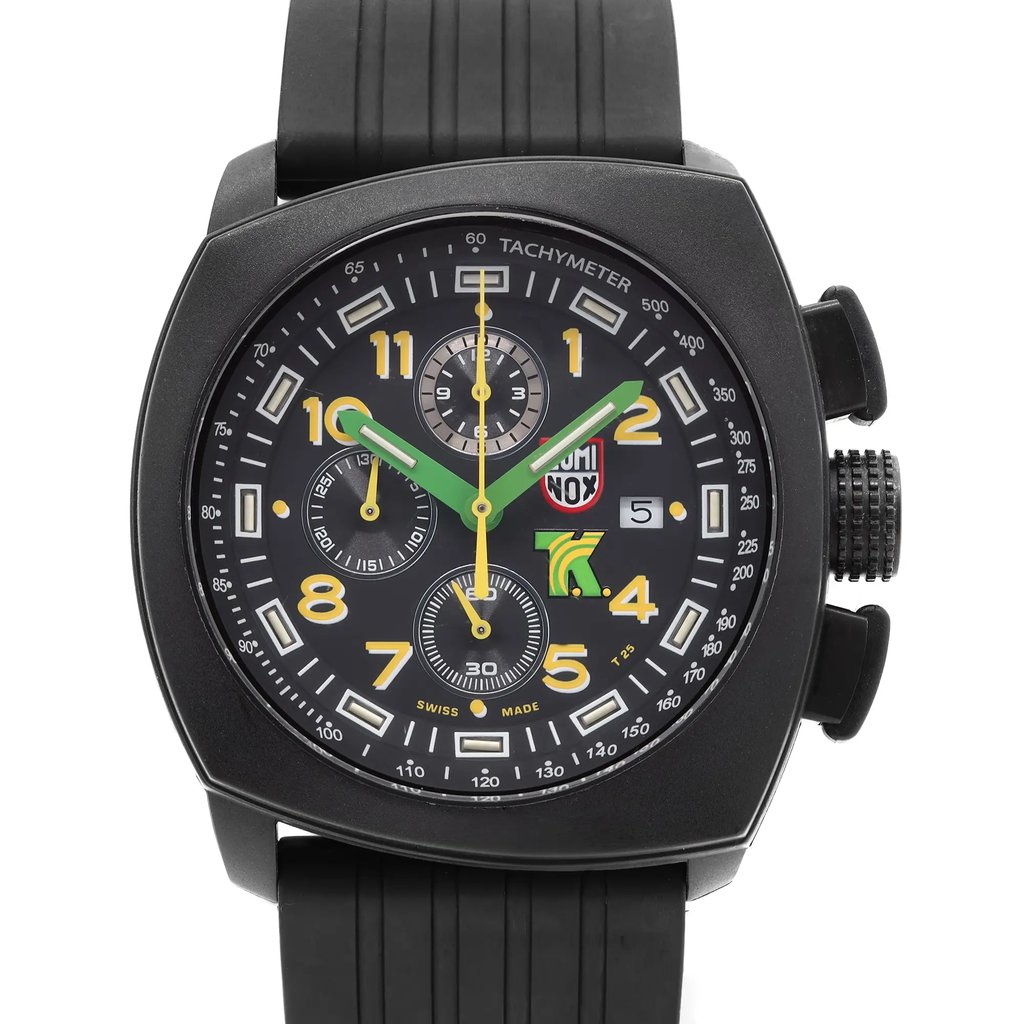 Up Close Front Facing Picture Of Luminox XL.1101 Stainless Steel Watch Display Model Condition