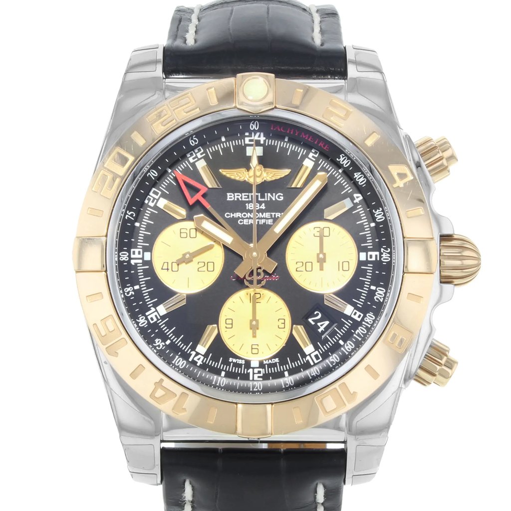 Up Close Front Facing Picture Of Breitling CB042012/BB86-743P Stainless Steel Watch Display Model Condition